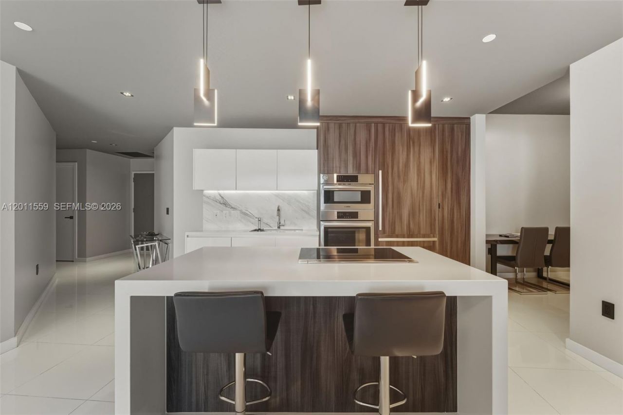 851 NE 1st Ave, Unit 4303, Miami, FL 33132 Photo