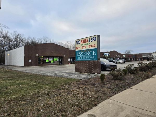 3701 W Grand Avenue , Gurnee, IL 60031