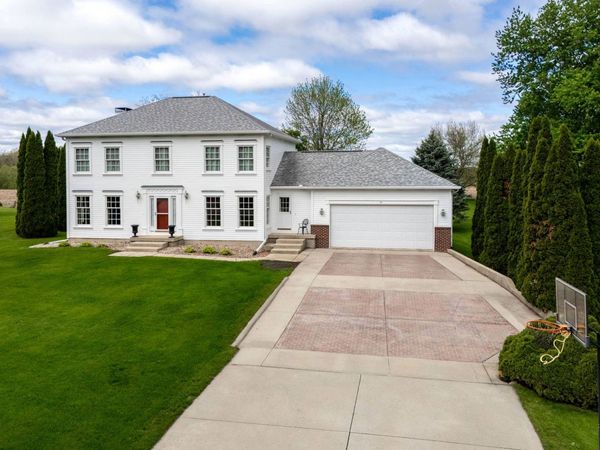14 Timberlane Drive, Geneseo, IL 61254