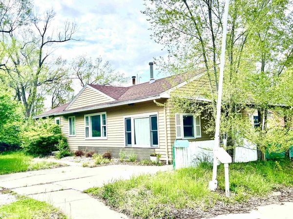 601 W Carpenter Avenue, Fairfield, IA 52556