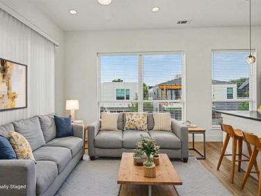 2217 N Fitzhugh Avenue, Unit 205, Dallas, TX 75204