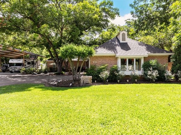 711 South Harrison Street, West, TX 76691