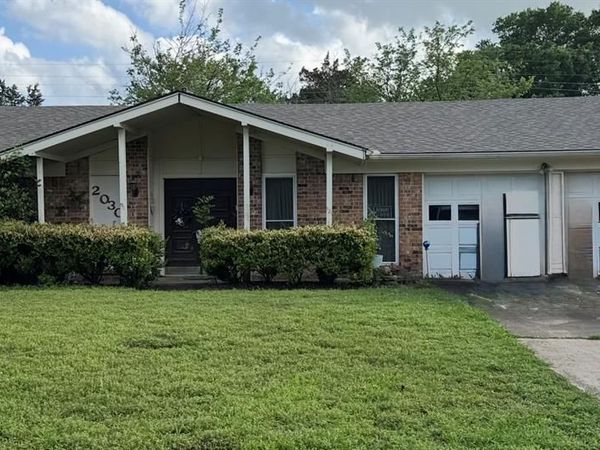 2030 Sycamore Street, Paris, TX 75460