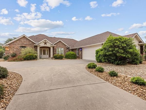 2102 Wood Duck Lane, Granbury, TX 76049