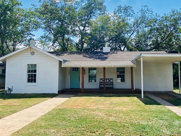 304 Hollywood Street, Coleman, TX 76834