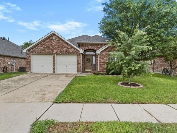 6803 Woodcrest Lane, Sachse, TX 75048