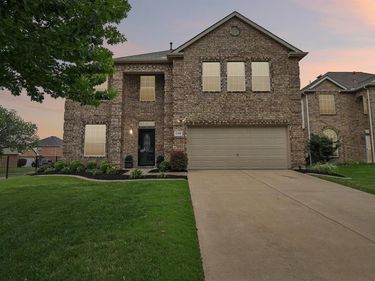 5301 Sonoma Drive, Fort Worth, TX 76244