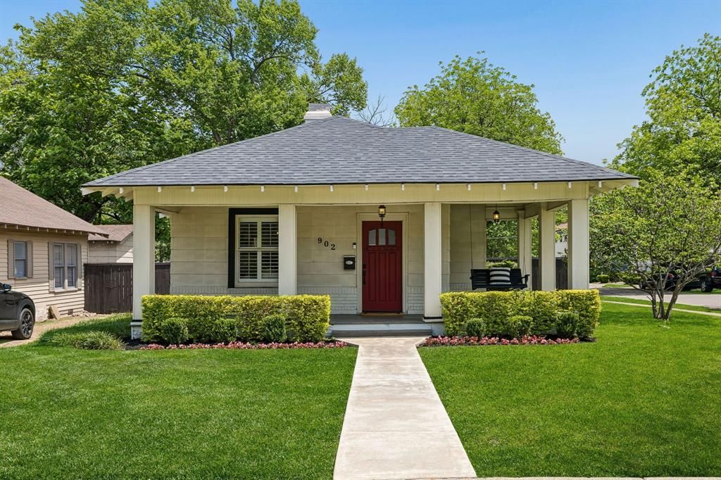 902 N Edgefield Avenue, Dallas, TX 75208 Main Photo