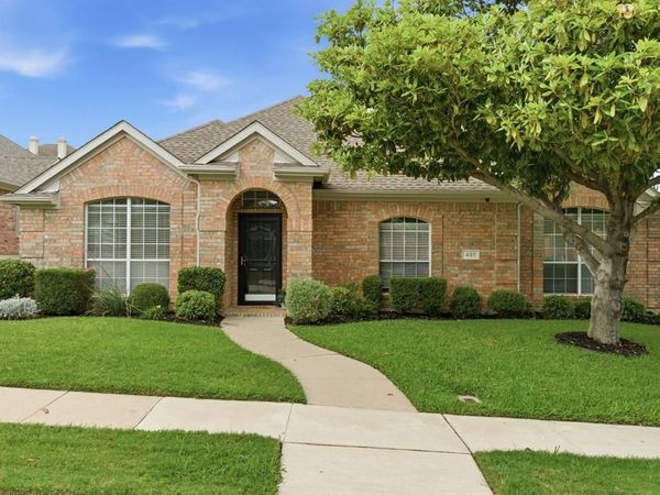 437 Crestview Point Drive, Lewisville, TX 75067