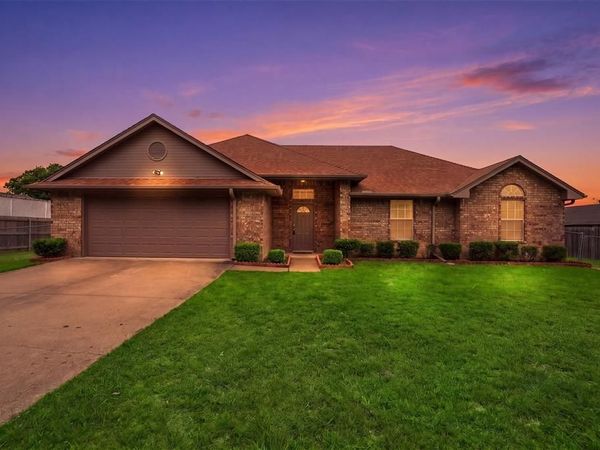 1022 Batchler Road, Red Oak, TX 75154