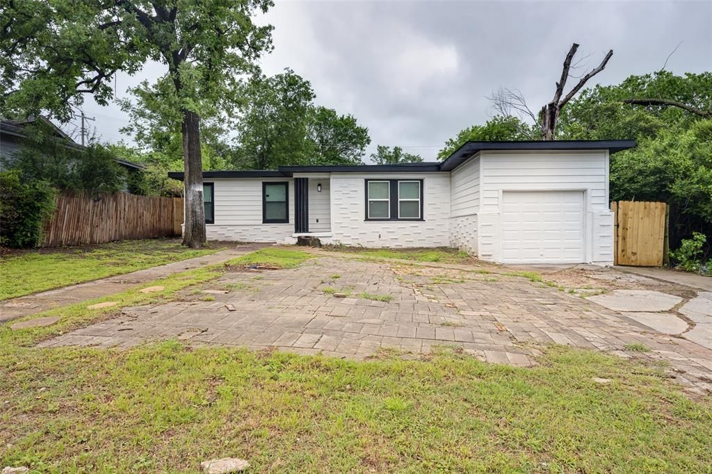 5520 Jewell Avenue, Fort Worth, TX 76112 Main Photo