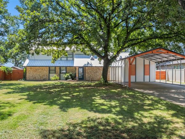 217 Casas Del Sur Street, Granbury, TX 76049