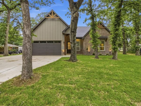 713 Club Oak Drive , River Oaks, TX 76114