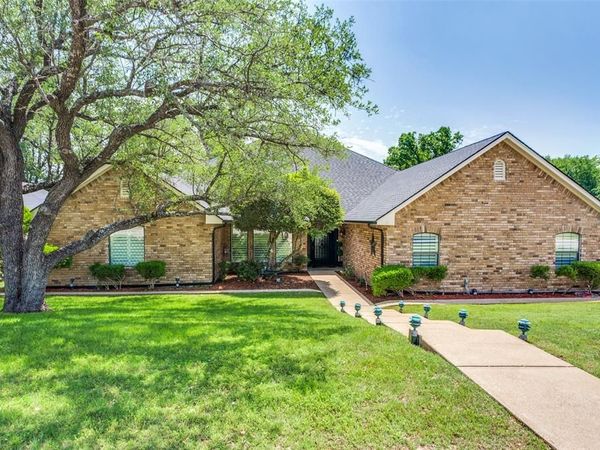 11905 Blue Creek Drive, Fort Worth, TX 76008