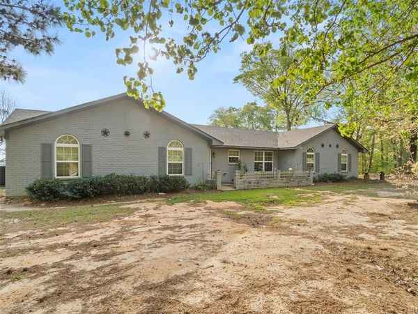 571 County Road , Daingerfield, TX 75638