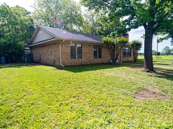 2100 Albert Broadfoot, Bonham, TX 75418