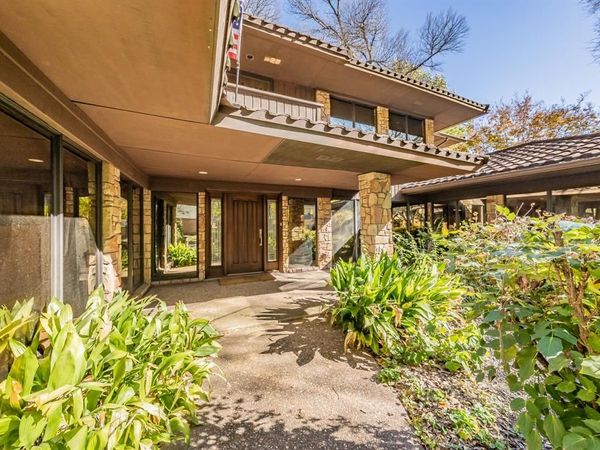 4829 Overton Woods Drive, Fort Worth, TX 76109
