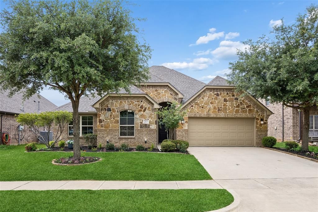 217 Hawks Ridge Trail, Burleson, TX 76028 Main Photo