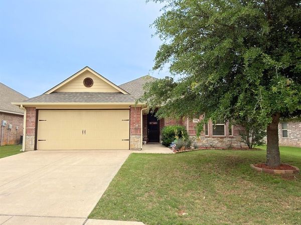109 Donna Circle , Granbury, TX 76049