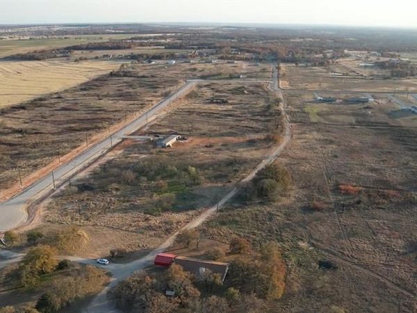 1044 Carnagie Road, Poolville, TX 76487