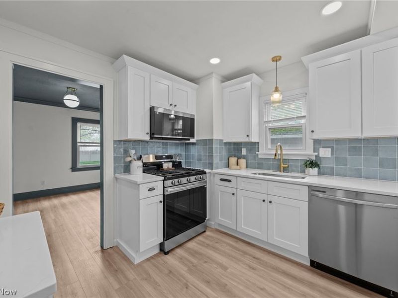 174 E 208th Street, Euclid, OH 44123 Photo 6