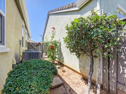 7439 Chatterton Way, Sacramento, CA 95829 Photo