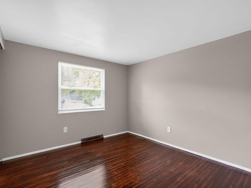 4999 E Majestic Drive E, Columbus, OH 43232 Photo 13