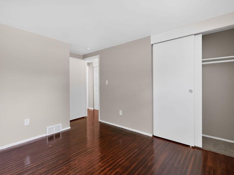 4999 E Majestic Drive E, Columbus, OH 43232 Photo 18