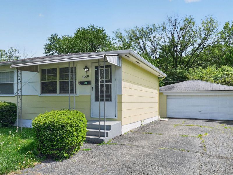 4999 E Majestic Drive E, Columbus, OH 43232 Photo 3
