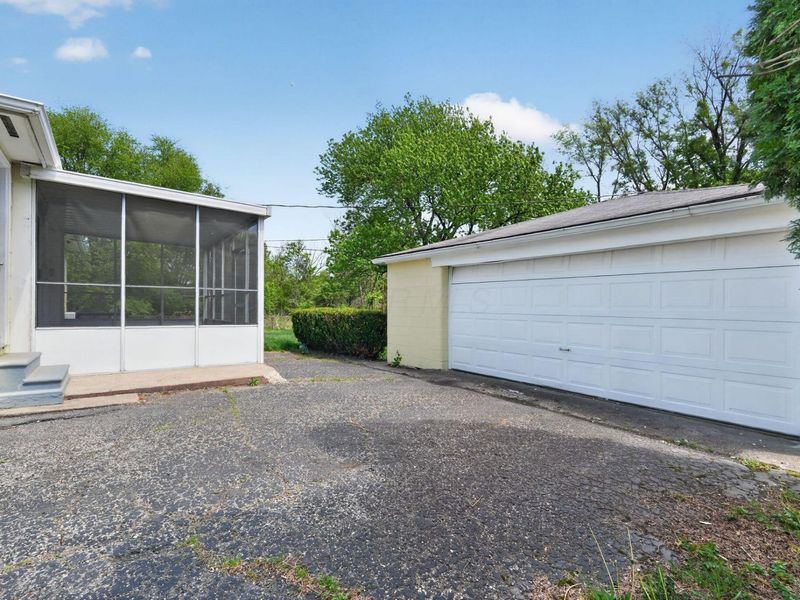 4999 E Majestic Drive E, Columbus, OH 43232 Photo 6