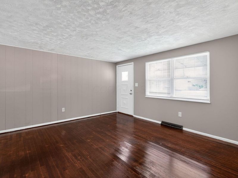 4999 E Majestic Drive E, Columbus, OH 43232 Photo 8