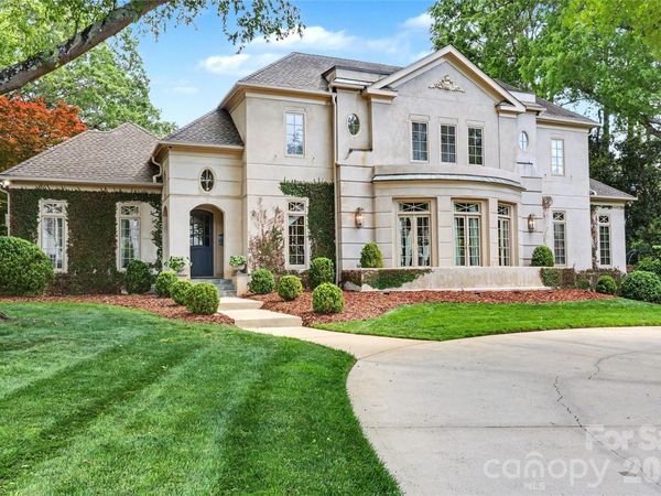 2301 Queens Road E, Charlotte, NC 28207