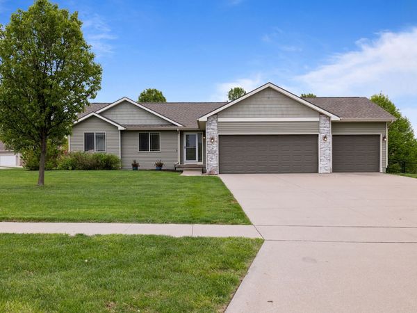 7408 Longboat Drive, Johnston, IA 50131