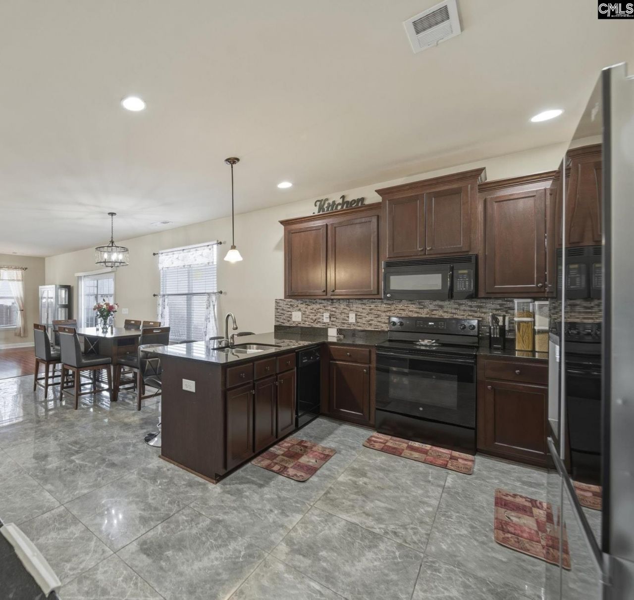 124 Farrow Pointe Lane  Photo 10