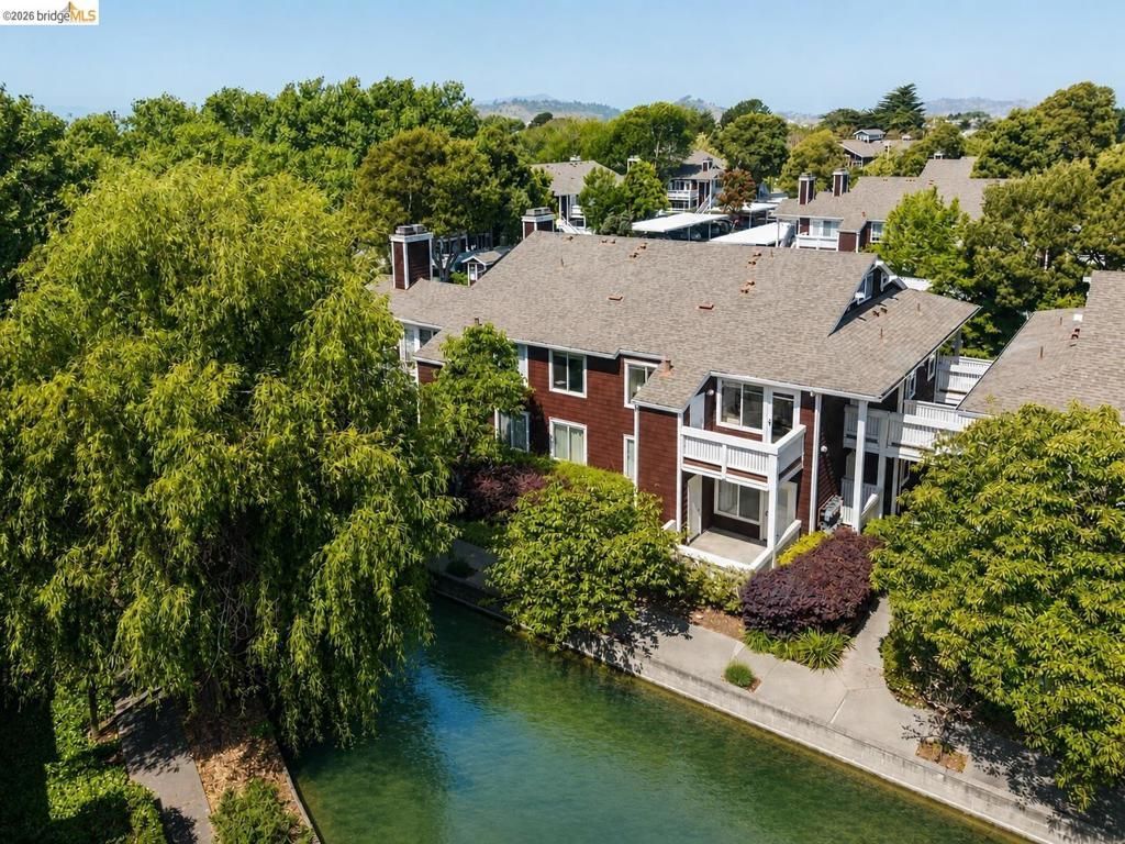 154 Marina Lakes Dr, Richmond, CA 94804 Main Photo