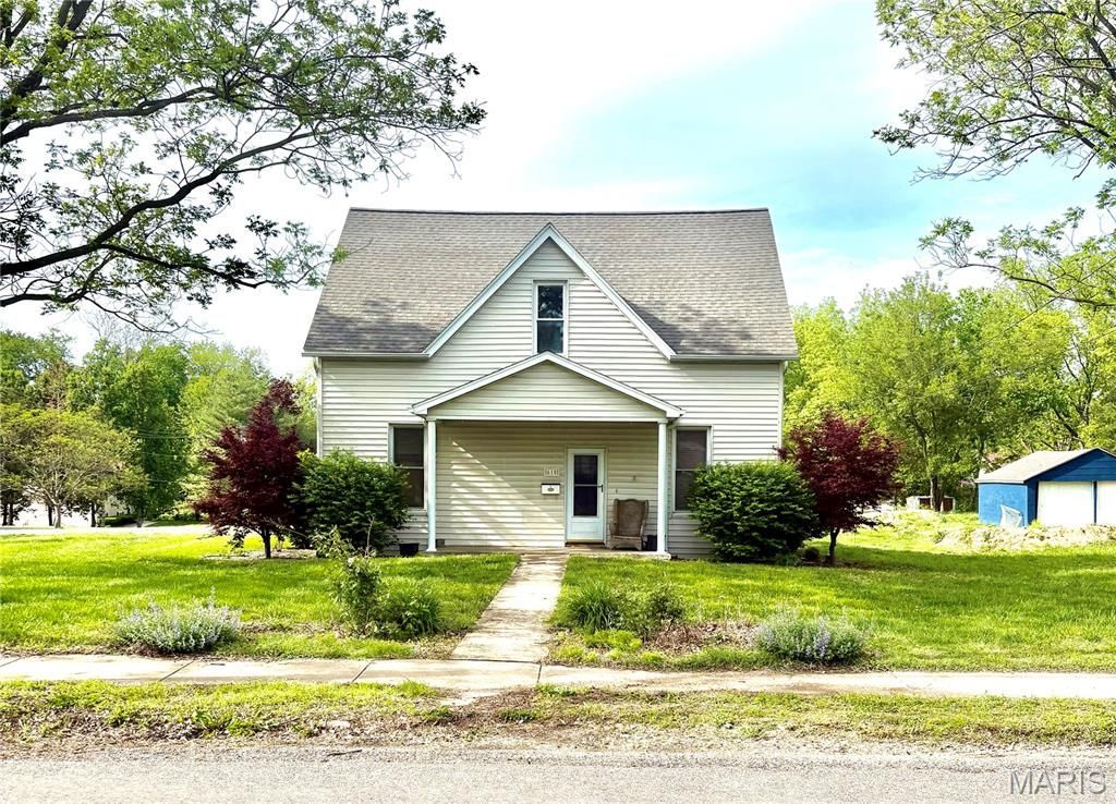 610 W Phillips Street , Freeburg, IL 62243 Main Photo