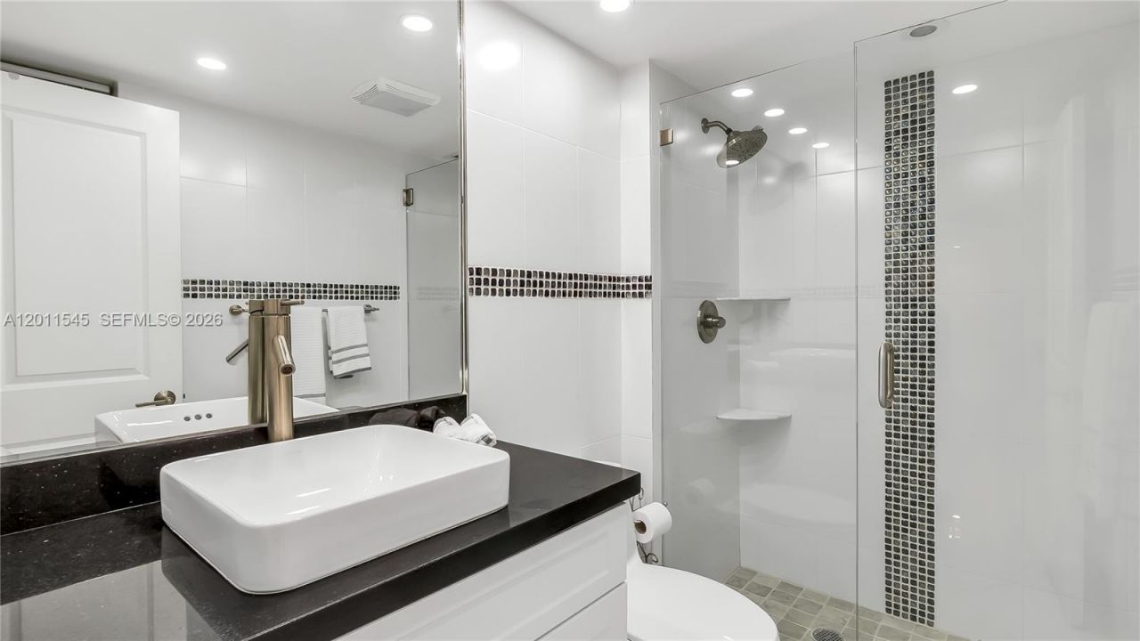 3140 S Ocean Dr (avail Now- Nov 15, 2026), Unit 2411, Hallandale Beach, FL 33009 Photo