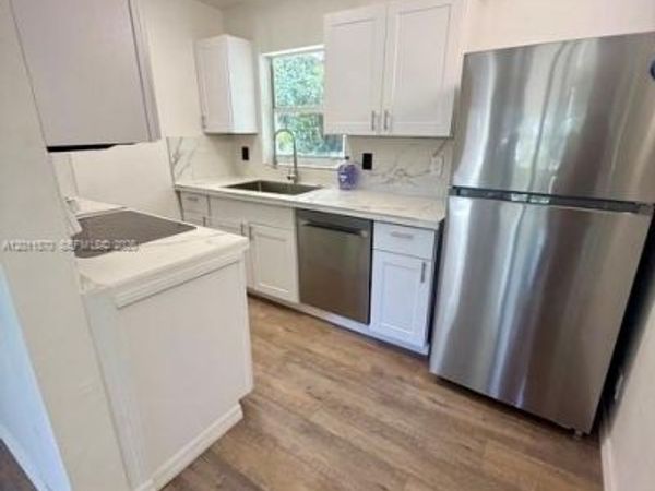 530 Mentone Rd, Lake Worth, FL 33462