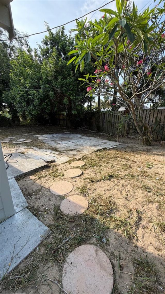 530 Mentone Rd, Lake Worth, FL 33462 Photo