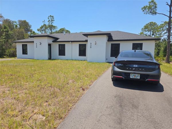 928-930 Hepburn Ave , Lehigh Acres, FL 33974