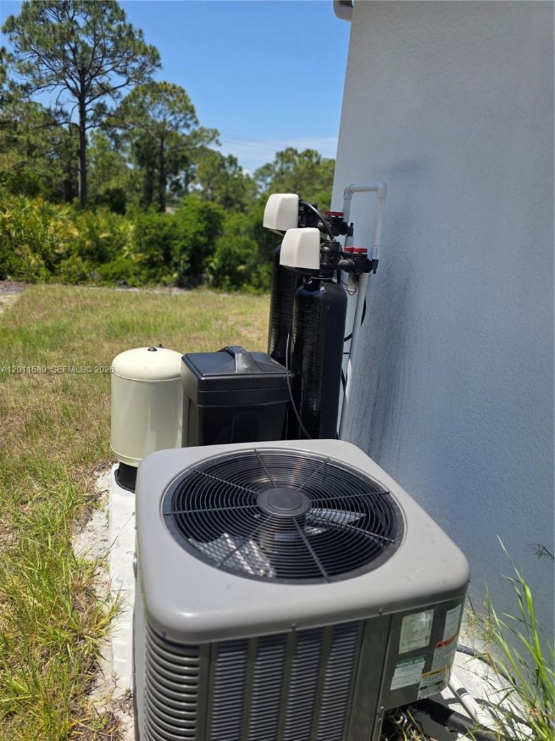 928-930 Hepburn Ave, Lehigh Acres, FL 33974 Photo
