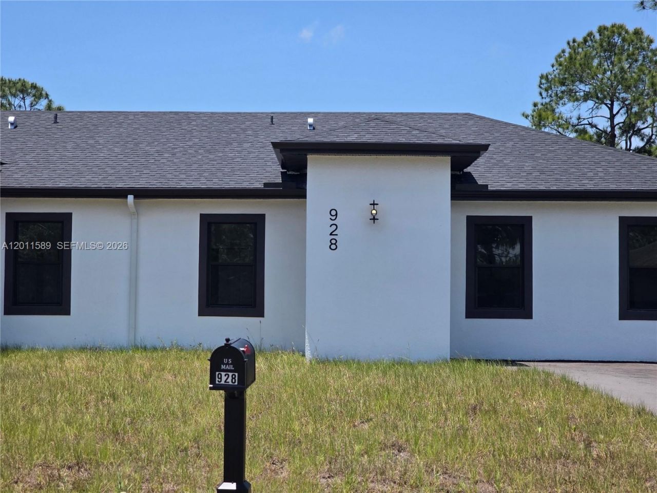 928-930 Hepburn Ave, Lehigh Acres, FL 33974 Photo