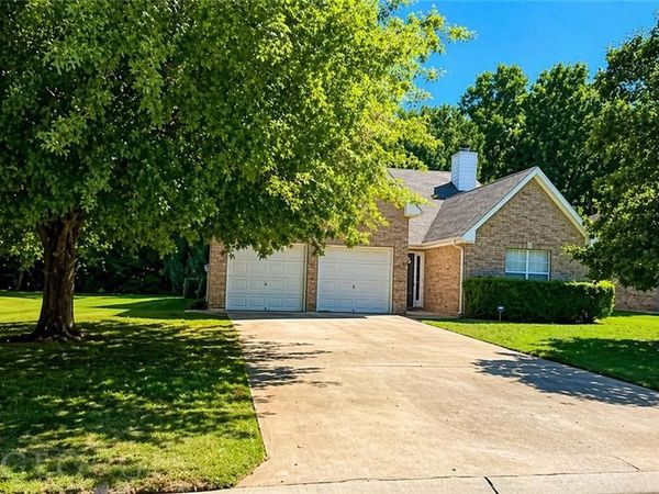 110 Bellington Drive , Mcdonough, GA 30253