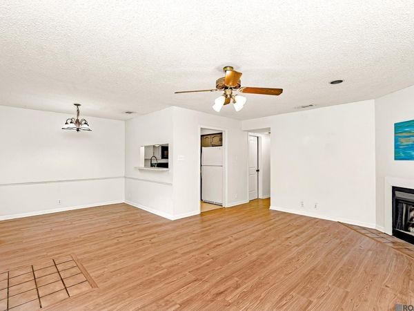 141 E Boyd Dr, Unit #302, Baton Rouge, LA 70808