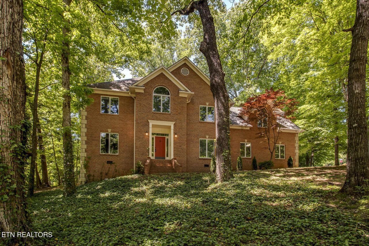 701 Hampton Roads Drive, Knoxville, TN 37934 Main Photo