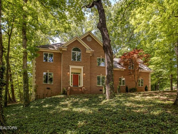 701 Hampton Roads Drive, Knoxville, TN 37934