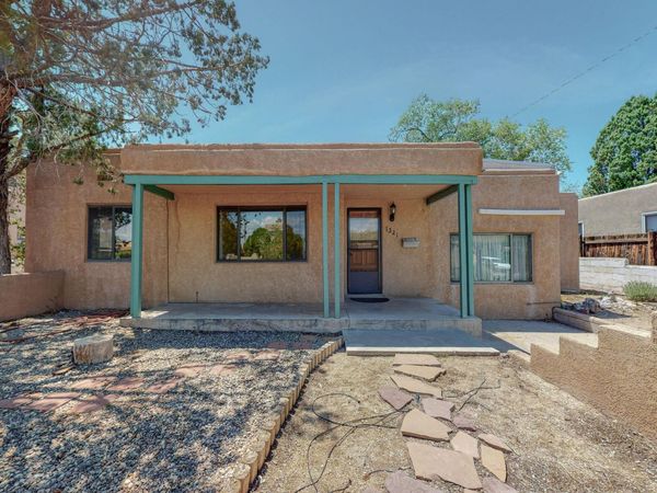 1321 Lobo Place NE, Albuquerque, NM 87106