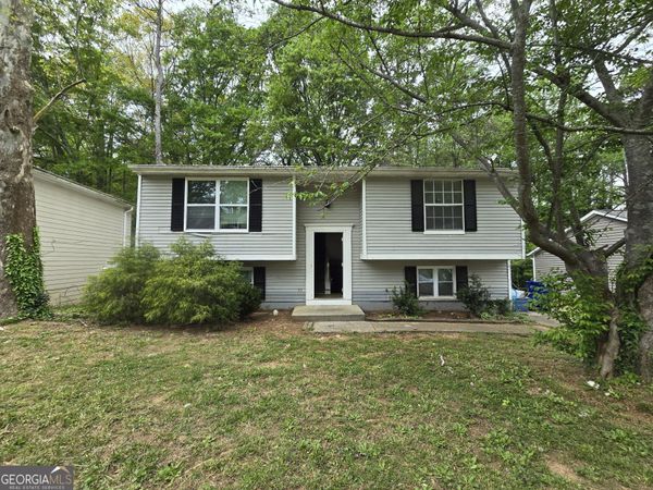 2075 Countydown Lane, Stone Mountain, GA 30088