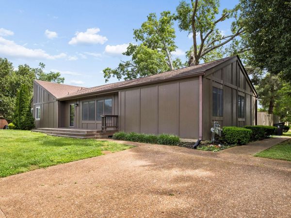 507 Doral Country Dr , Nashville, TN 37221