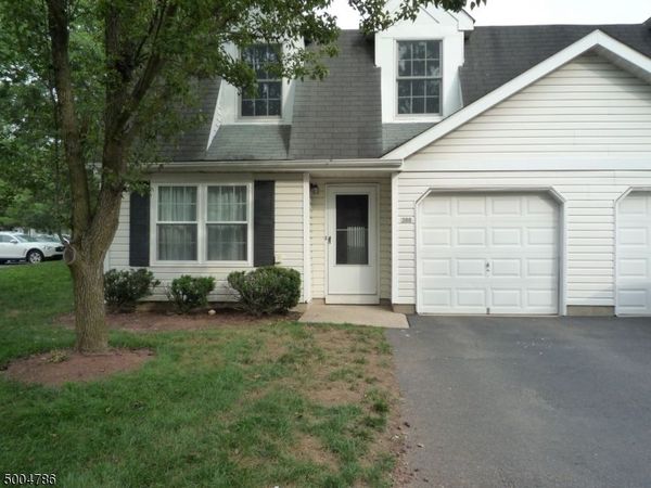 388 Cotswold Pl, Franklin, NJ 08873